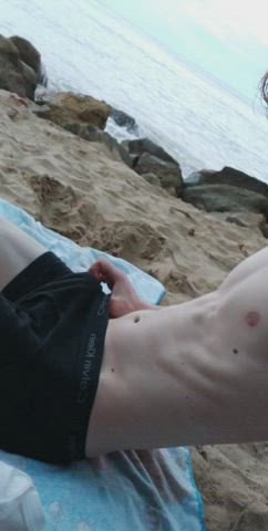 anyone wanna join me on the beach this morning??