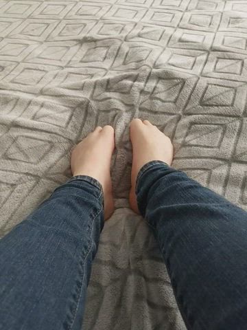 Wish I was rubbing my feet on you 😏