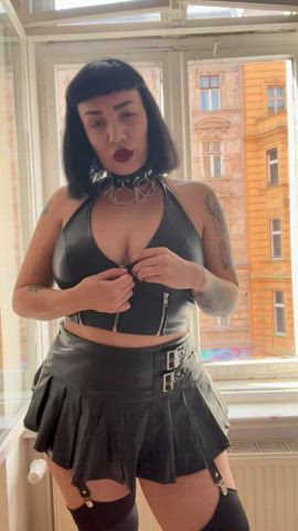 alternative big tits goth kinky short hair stockings tattoo gif