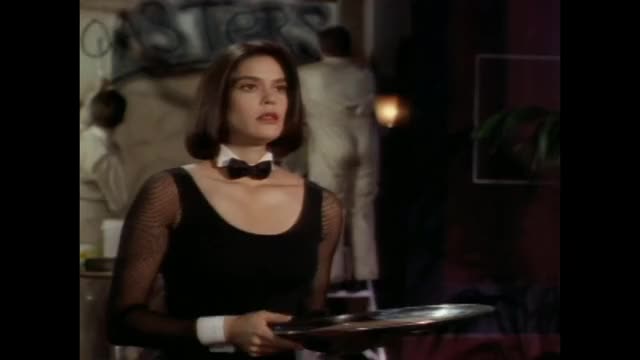 Teri Hatcher - Lois & Clark S1E07 (1/2) ("I've Got A Crush On You")