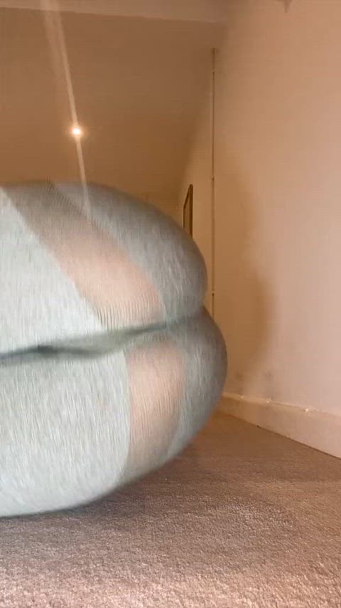 ass ass clapping ass spread big ass bouncing jiggle jiggling leggings yoga pants