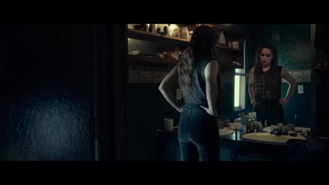 Emilia Clarke ass