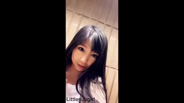 I like flashing my tits in public ;) [OC] Onlyfans: Littlesubgirl
