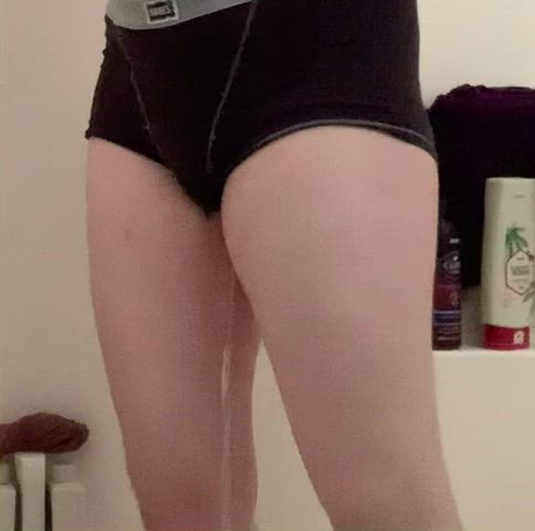 [FTM] I love feeling it run down my thighs ??