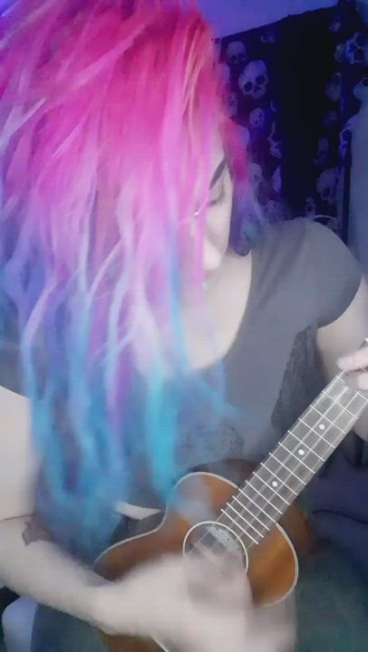 NEW FREE SFW VID: PEPPER PLAYS THE UKE BADLY #2! Please check it out and gimmie some