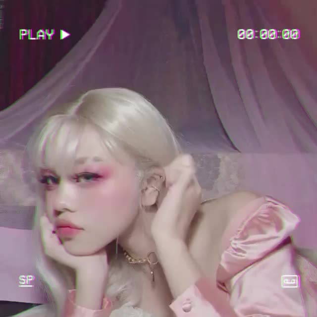Snow cam out here making me look like casper My wig is from @mirrorpass i love them