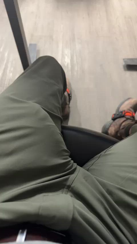 25. Curious. Big dick. Looking for other big cock or guys with a gf. Jallen_221