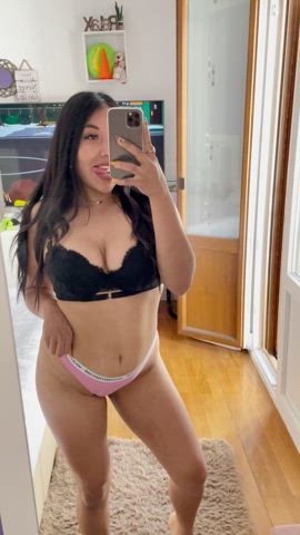[Gif] very willing to satisfy your wild needs