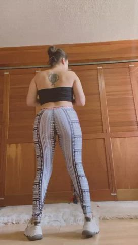 Ass Eating Latina Leggings gif