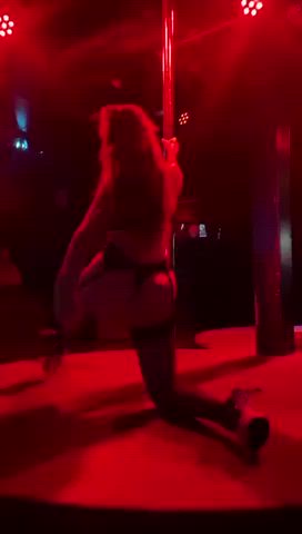 Life of a stripper is fun😈(f)