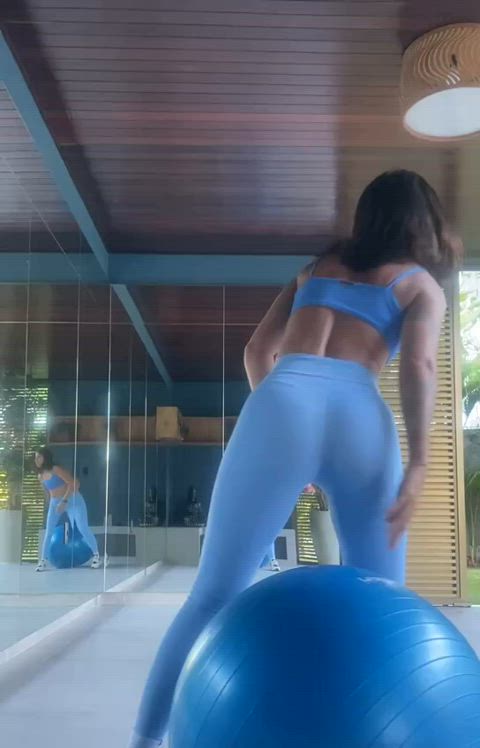 amateur ass femdom findom fitfemdom gym gif