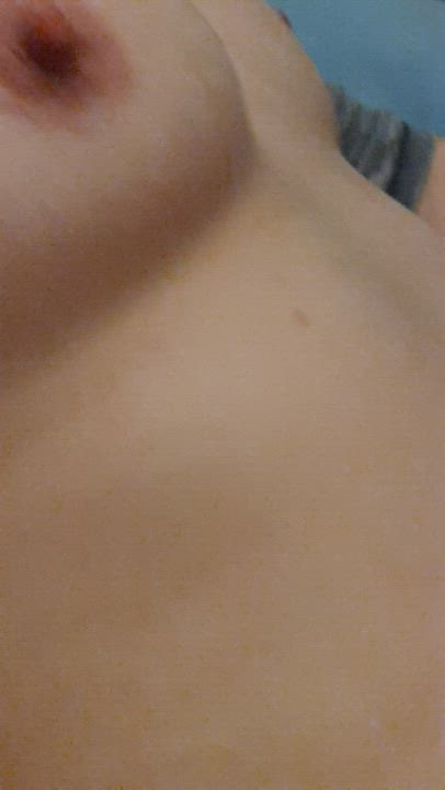 Titty bounce