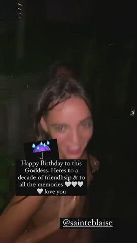 Flashing Model Nipple gif