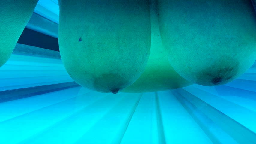 amateur big tits boobs homemade hotwife huge tits milf natural tits solo tits gif
