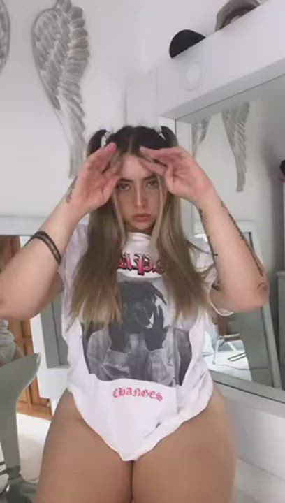 ?INSTANT PREMIUM CONTENT when SUBS? 19 Y.O ? I am in quarantine so I am online all