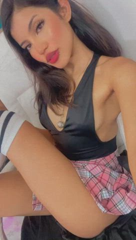 Teen Latina teasing you 😛