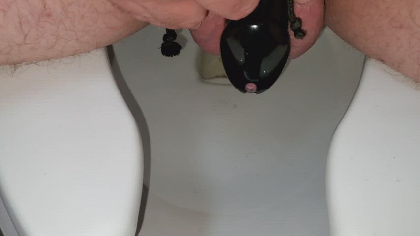 accidentally cumming while trying pee in my new cage 😖