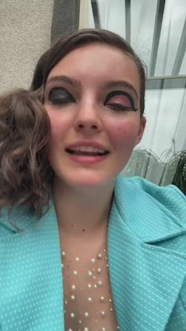 Camren Bicondova