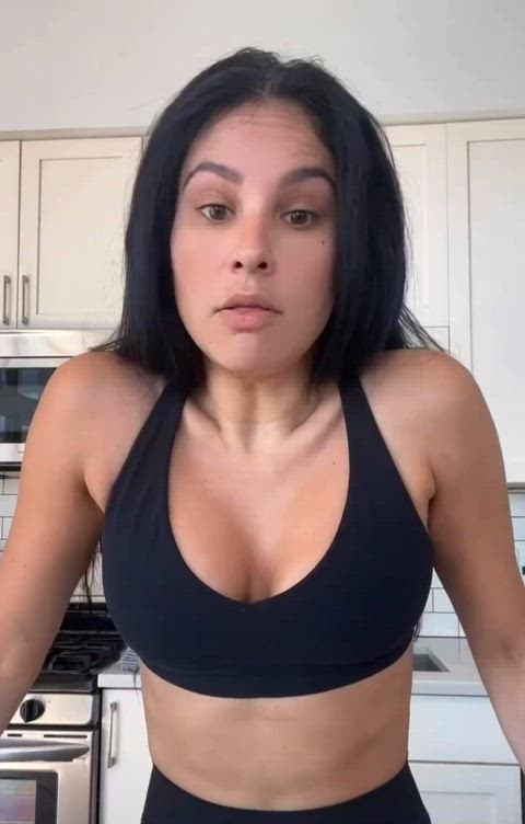 Siera Santos (MLB Network)