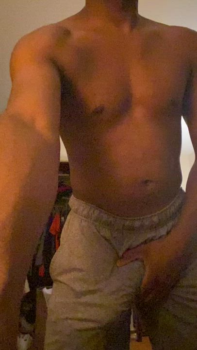A little grey sweatpants bulge