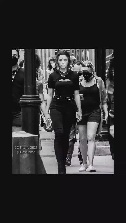 Adina Barbu Alaina Dawson Blair Snell gif