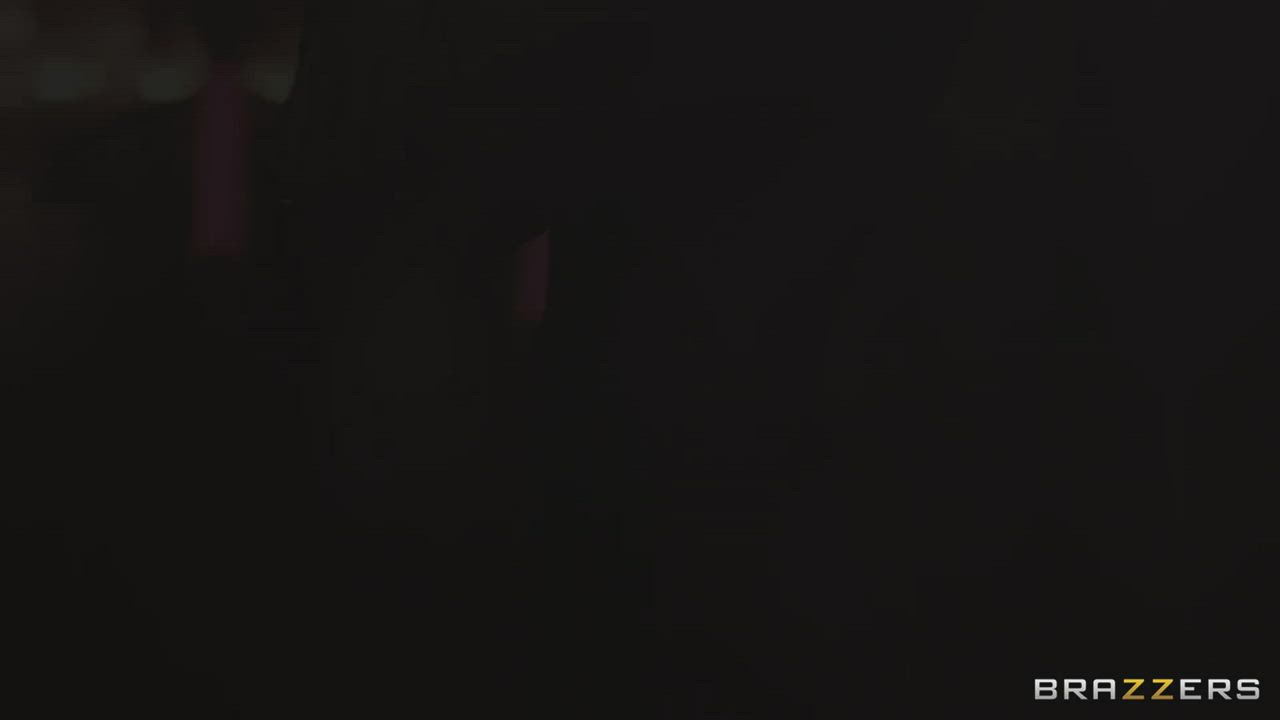 [Upcoming Scene] Rain On Abigail Mac 🌧️