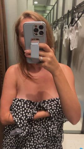 No bra, no panties