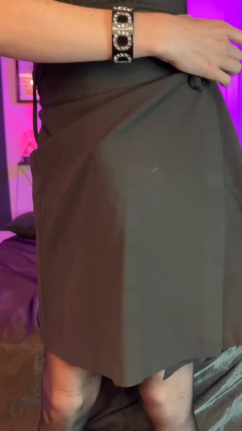 ❤️❤️Do you like seeing your boss's skirt held up by her rock hard cock? ❤️❤️