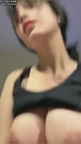 Who is she? Any Onlyfans page?