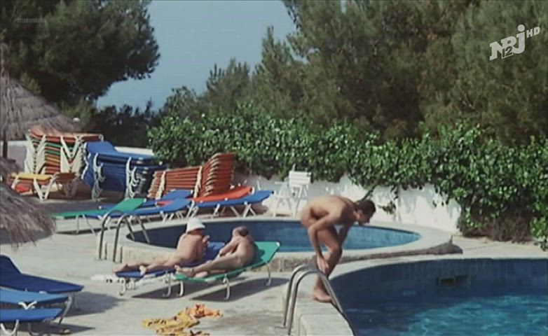Mon curé chez les Nudistes (FR1982) - Son altesse royale