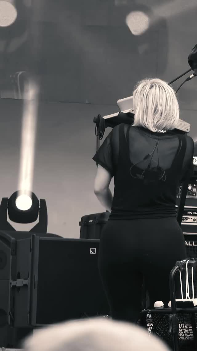 bebe sunfest 4k 16 bw