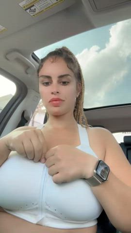 Do I look like a bimbo here?