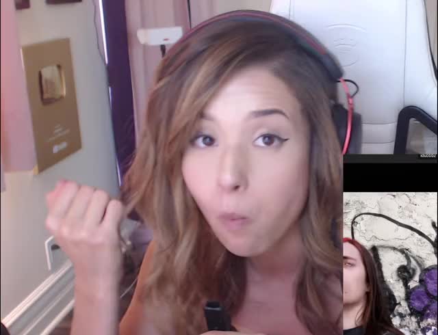 Pokimane - BJ Hand Motion (2160p)