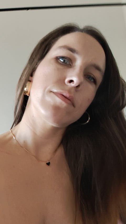 amateur camgirl chaturbate manyvids solo stripper gif