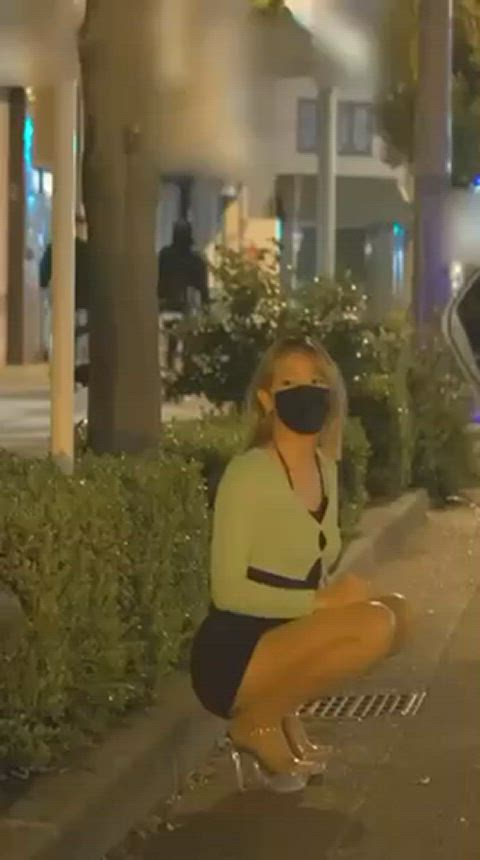Public GIF by thatposeblowjob
