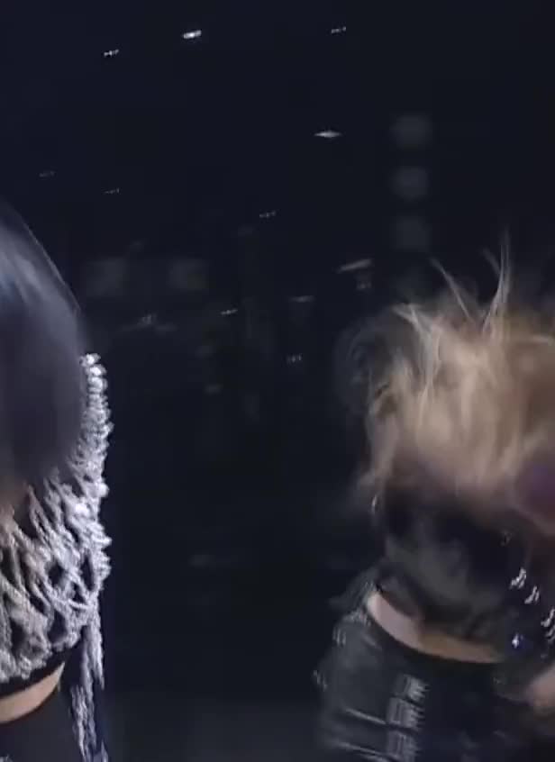 200313 KBS2 SKETCHBOOK ITZY REPOcut 1080p yuna leather butt 2