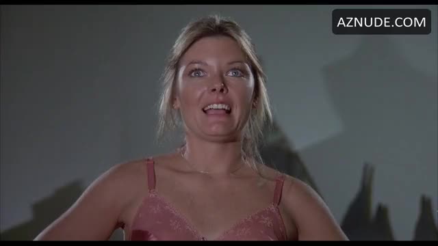 Jane Curtin impromptu striptease