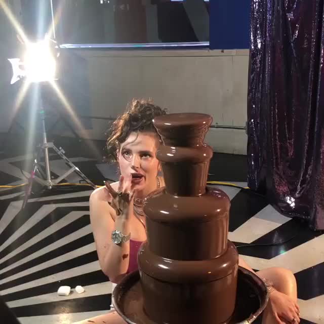 Bella Thorne BTS