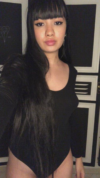 If at least one guy wants to see me strip more often, I'll celebrate and fuck myself💕