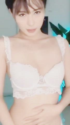 Yuanlili is a fine piece of ass. WWYD to her?