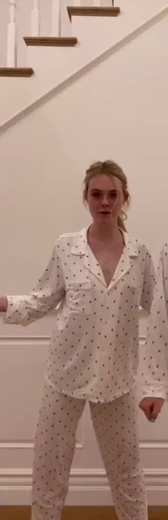 Elle Fanning dance