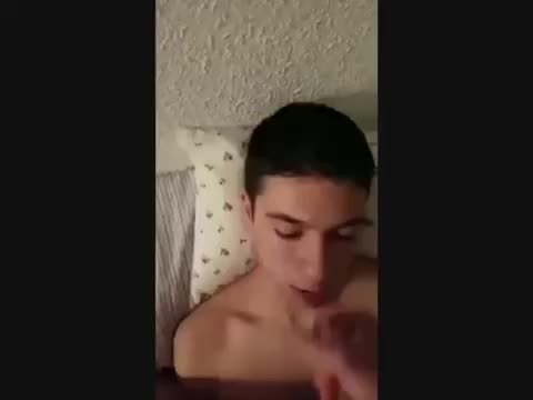 He had cum in 3 days only to annihilate this cutie’s face