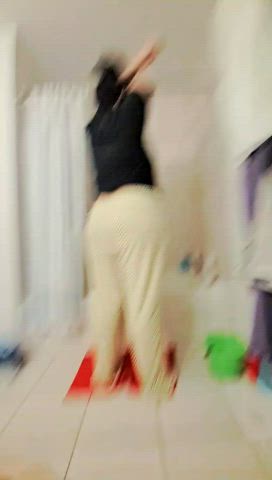 amateur ass big ass big tits boobs forced sharing tits voyeur gif