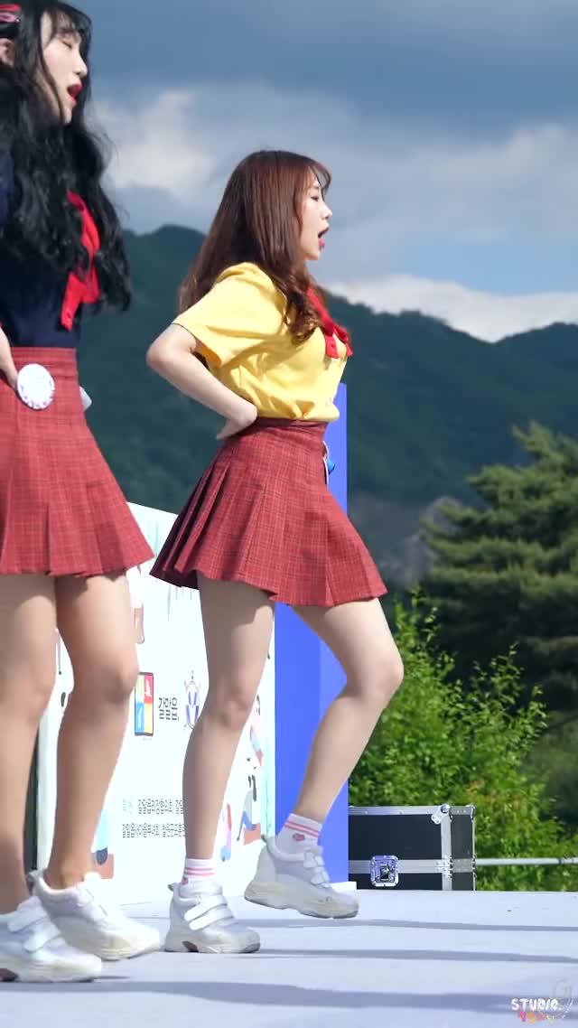 딸꾹 - '이름만 그대로 두고 모든 멤버가 교체된 걸그룹' 옐로비(Yellow
