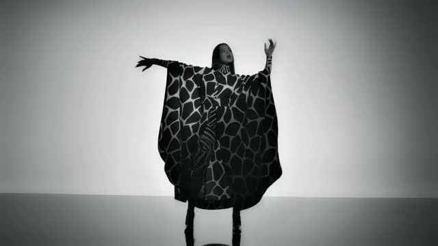 hailee steinfeld - i love yous (official video) 2
