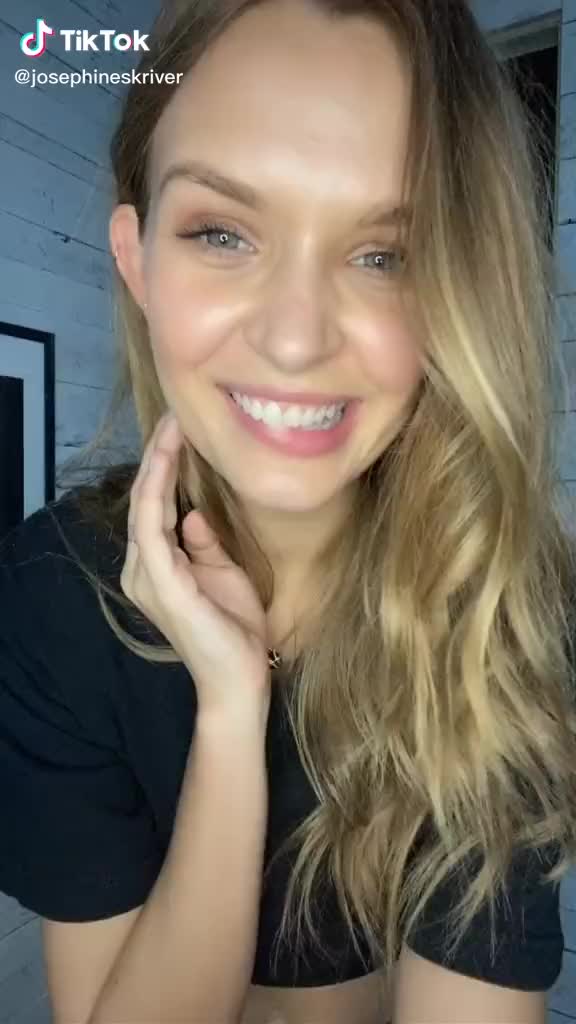 Josephine Skriver gif