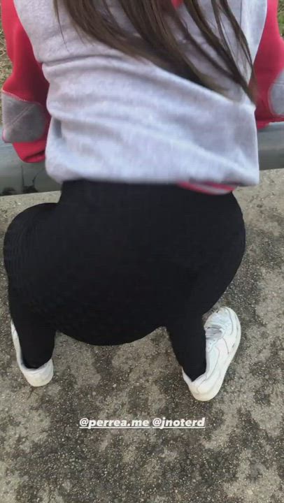 Opinions on this Thot 🤔