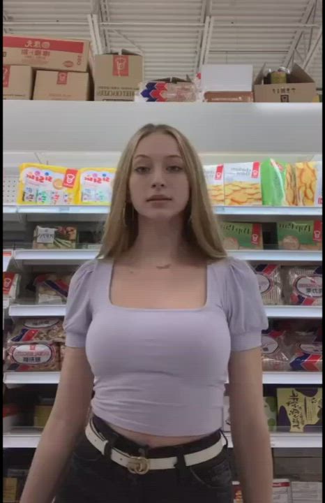 She knows how to flaunt her tits