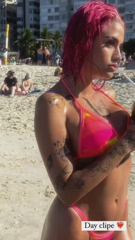 Amateur Celebrity Girls gif