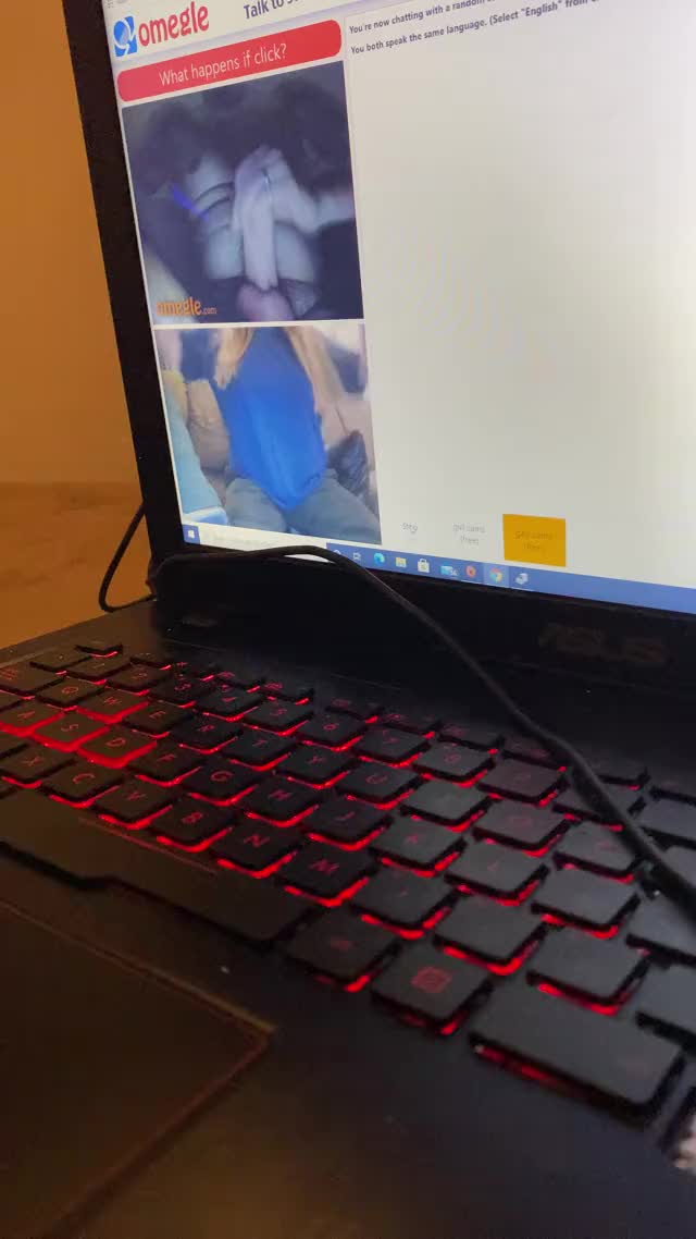 Made 2 guys cum tonigh follow me cause ima be going live each night if you want to